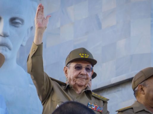 Raúl Castro reapareció en medio de rumores sobre su estado de salud