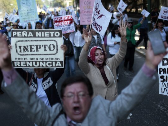 Suben a 3 los muertos por las protestas contra gasolinazo en México