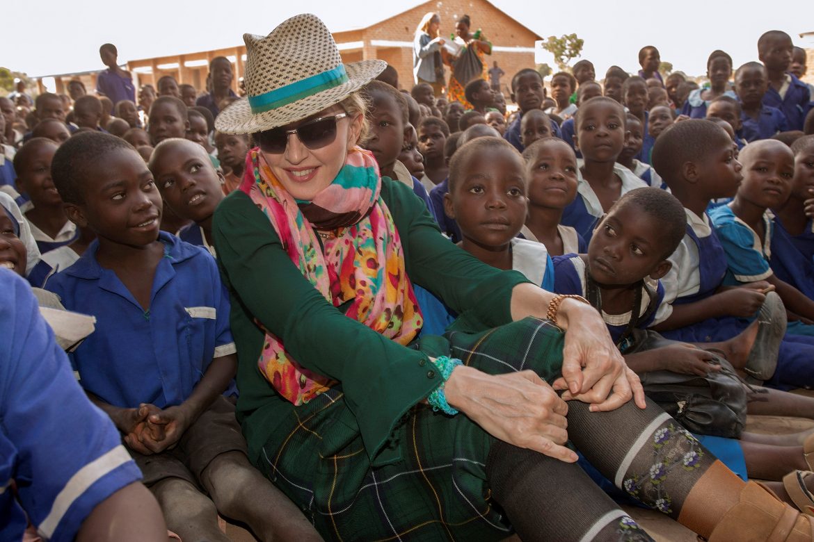 Madonna presenta demanda de adopción de dos niños en Malaui