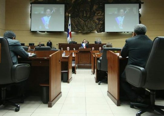 Informe de Varela e instalación de nueva fase de sesiones en la Asamblea