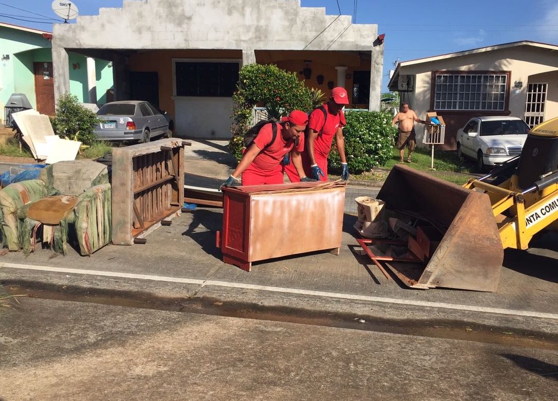 Aseo Capital recoge 15 toneladas de chatarra, muebles y línea blanca vieja