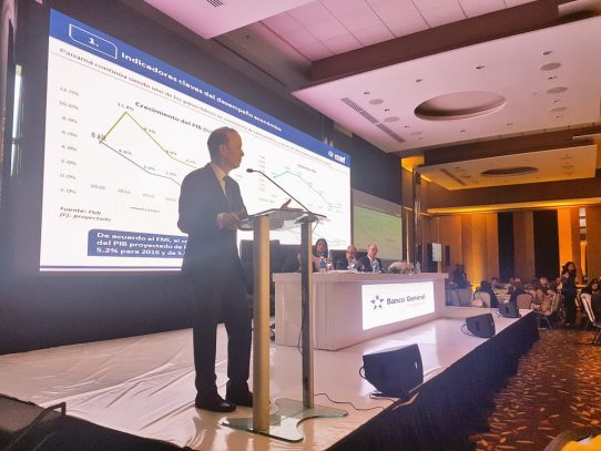 MEF proyecta crecimiento económico de un 6% para Panamá en 2017