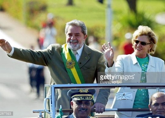 Esposa del expresidente Lula sufre un derrame cerebral y es internada en Sao Paulo