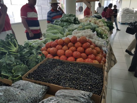 Blandón inaugura Mercado de Las Américas en Calidonia