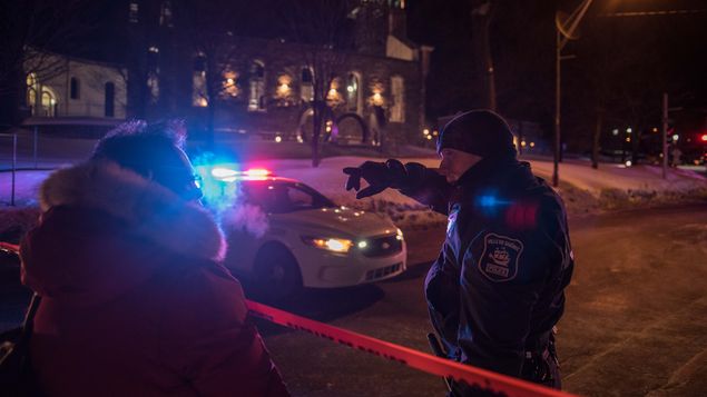 Ataque contra mezquita de Canadá deja seis muertos