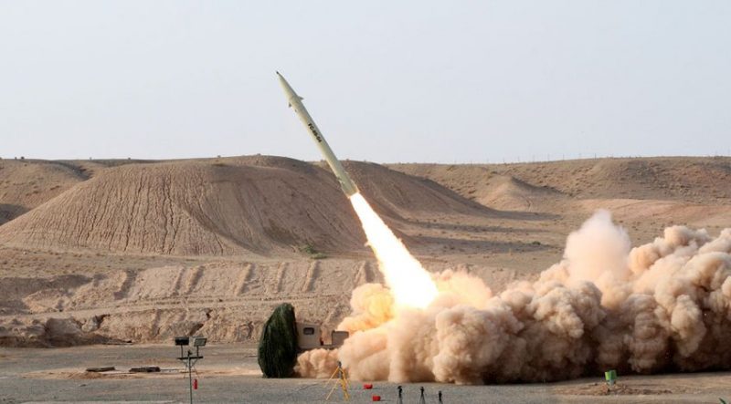 Irán dispara varios misiles balísticos durante maniobras militares