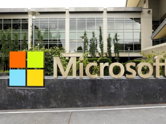 Microsoft aumenta 4% su beneficio neto gracias a sus actividades en "la nube"