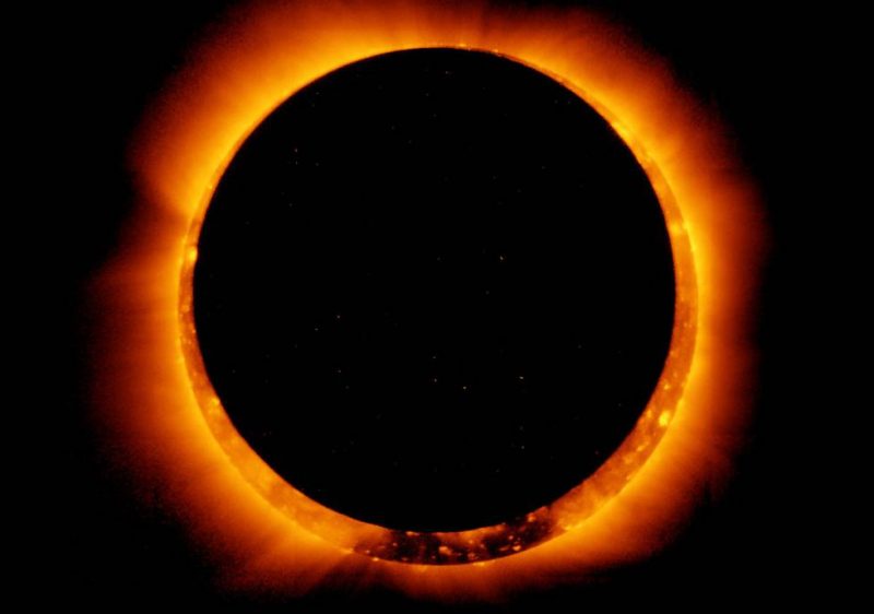 Eclipse solar oscureció América del sur antes de verse en África