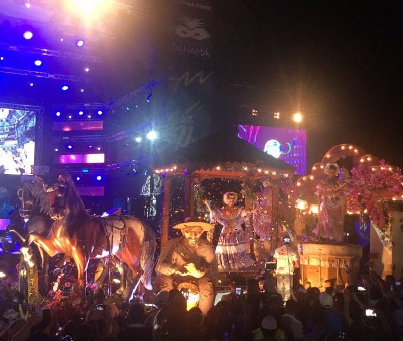 Culecos, diversión y desfiles en el domingo de Carnaval capitalino
