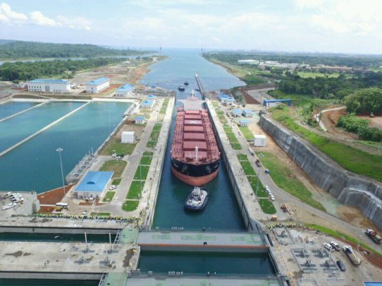 Ingresos en peajes del Canal de Panamá registran aumento