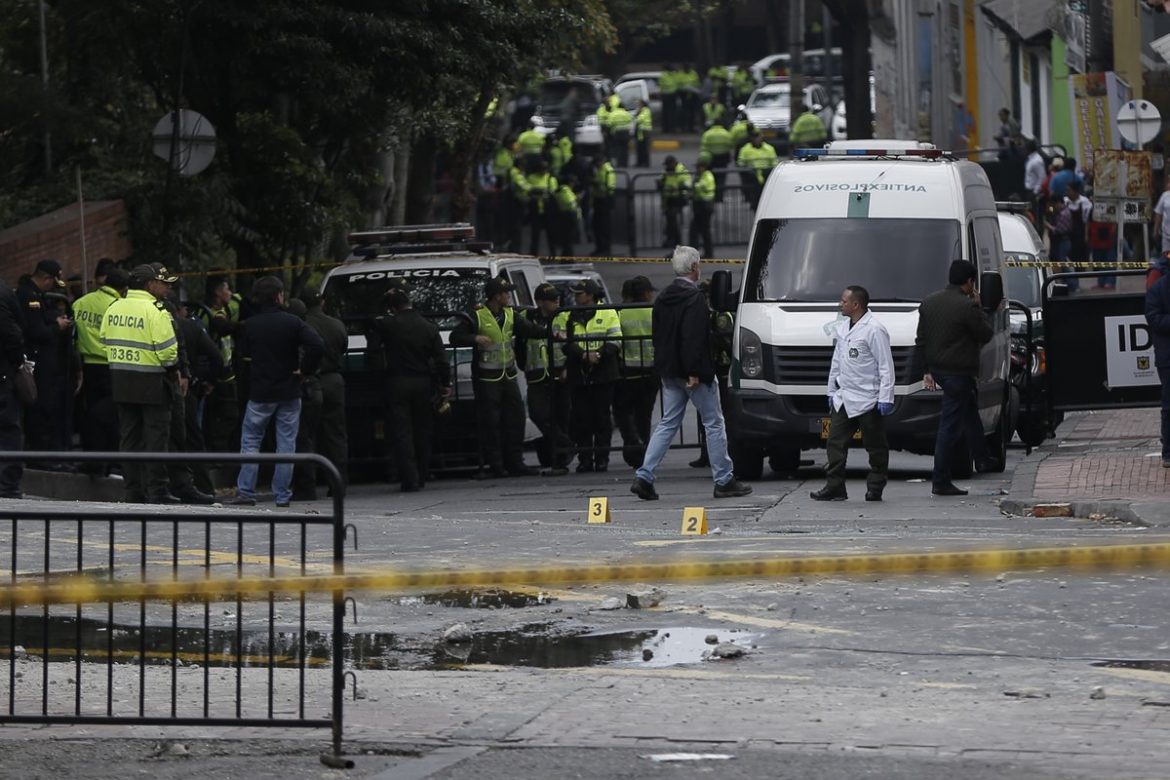 Explosión cerca de la plaza de toros de Bogotá deja un muerto y unos 30 heridos