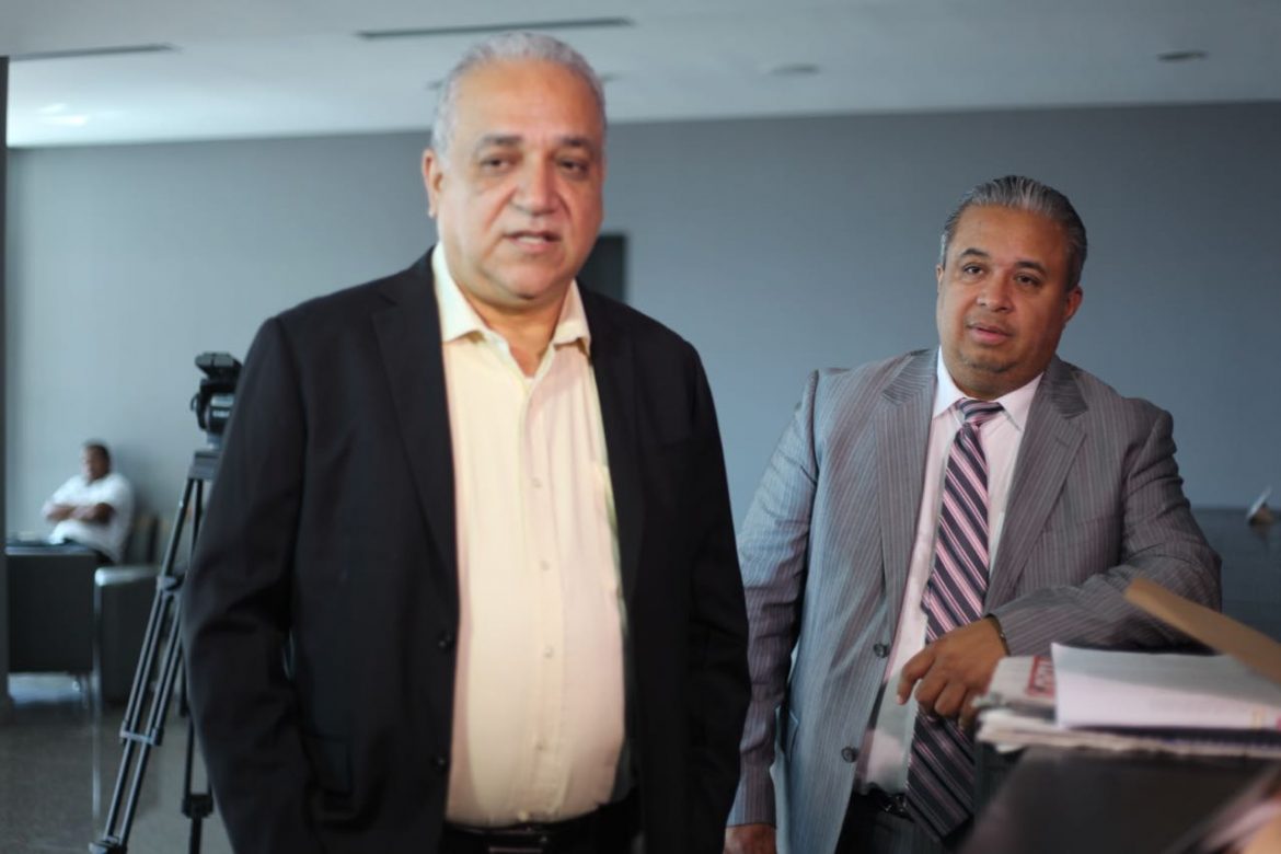 Camacho presenta denuncia contra Varela ante la Asamblea Nacional
