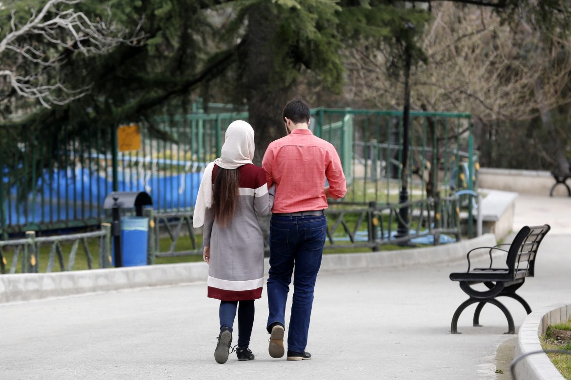 Miles de hombres iraníes en la cárcel tras un mal divorcio