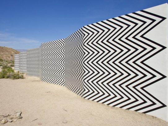 Convierten en galería de arte el desierto de California