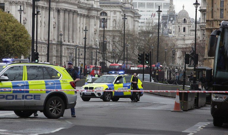 Policía acuchillado y varios heridos tras incidente en Parlamento Británico