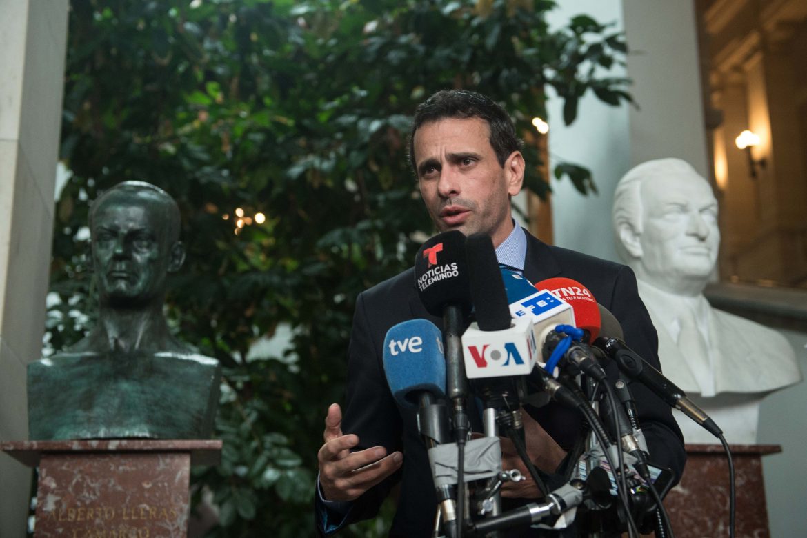 OEA debe declarar "ruptura del hilo constitucional" dice Capriles