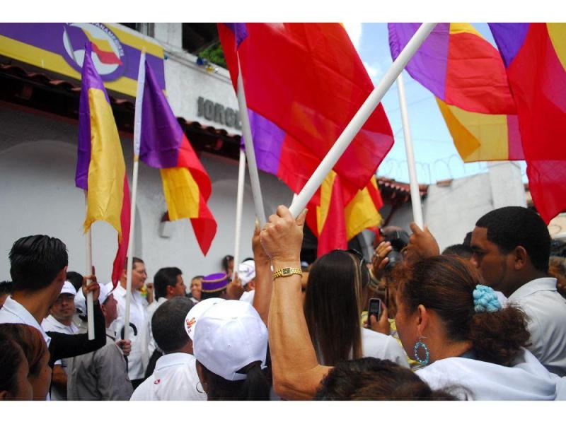 Panameñistas se levantan contra "fusión" Martinelli-Balladares