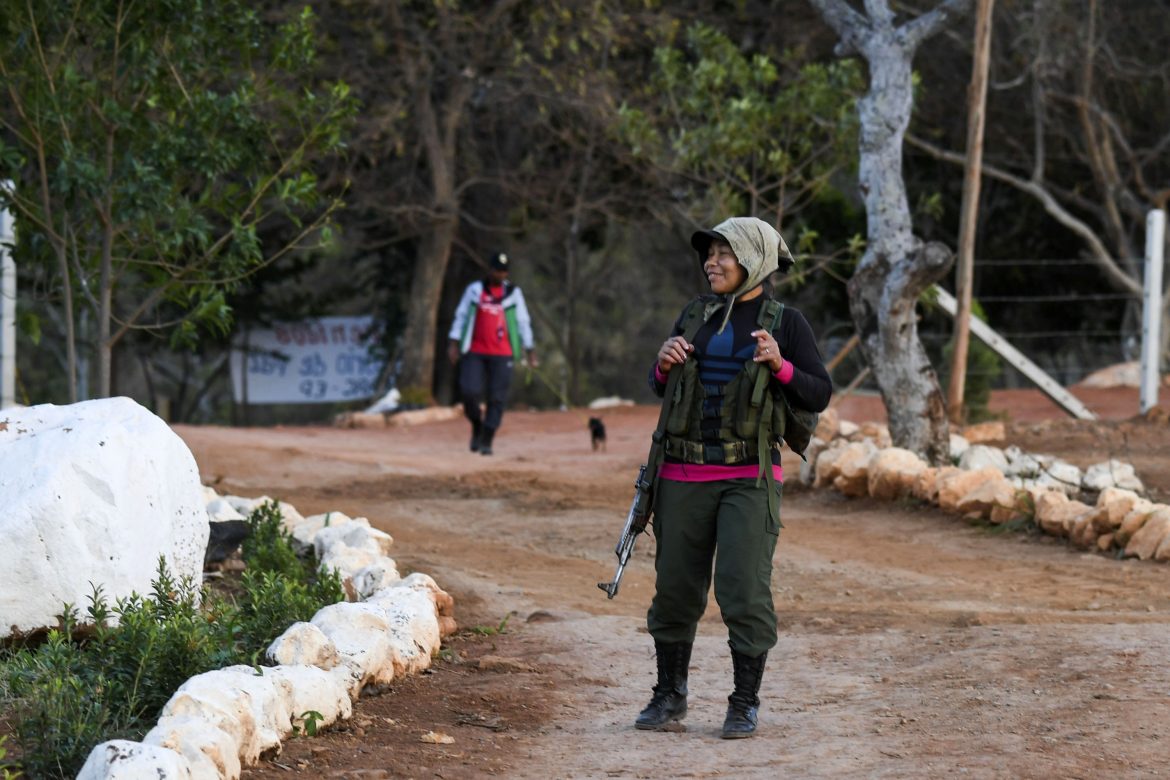 En Colombia, la guerrilla FARC comienza a dejar las armas