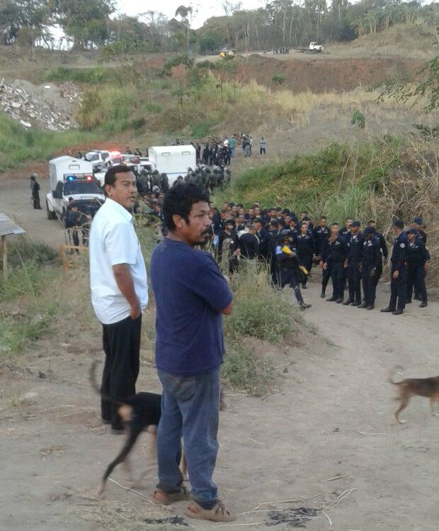 Policía Nacional desaloja precaristas en Pedregal