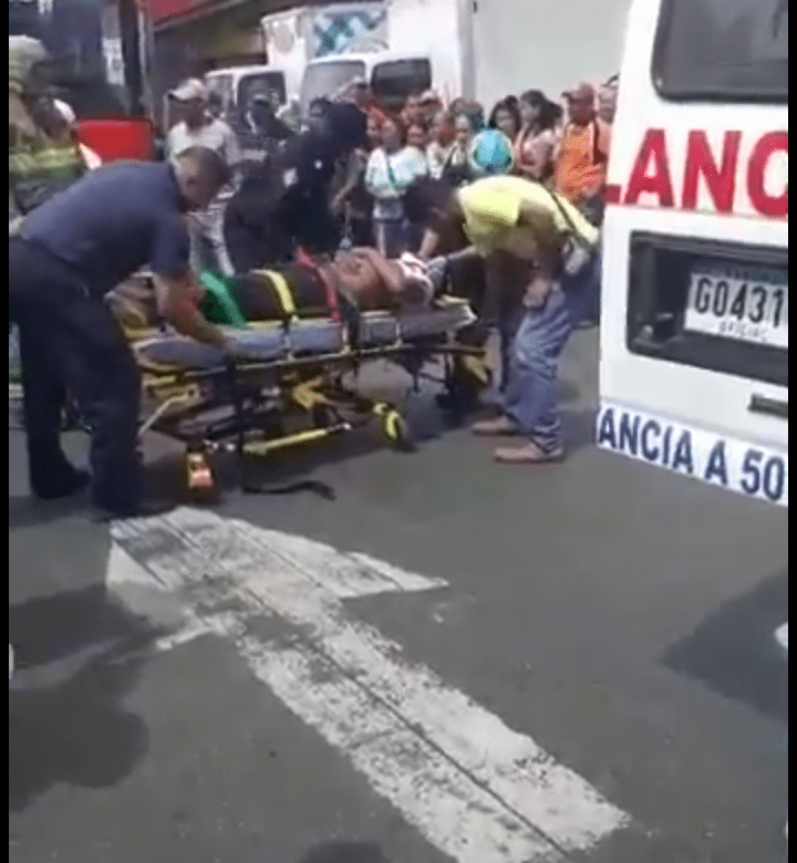 Bomberos atropellan a peatón en Villalobos