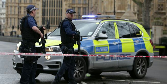 Suspenden Sesión de Parlamento Británico por tiroteo