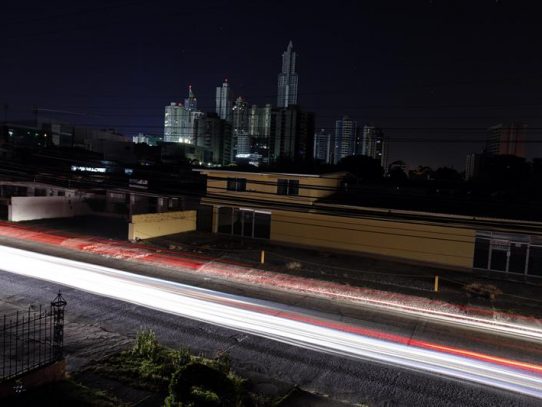 Panamá pierde $1.3 millones  por cada hora tras el apagón general