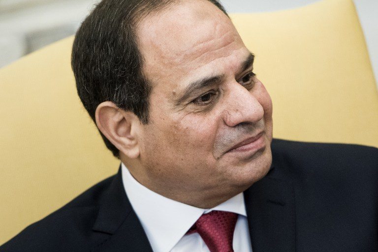 Presidente egipcio declara "estado de emergencia" tras doble atentado