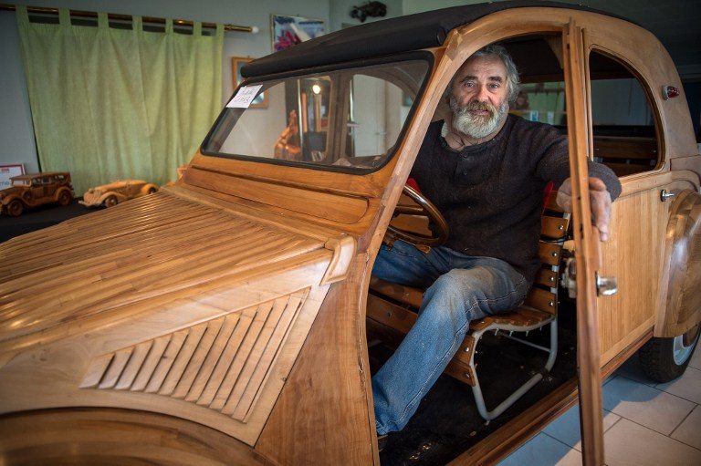 Fabrican el primer auto Citroën de madera en el mundo con tamaño real