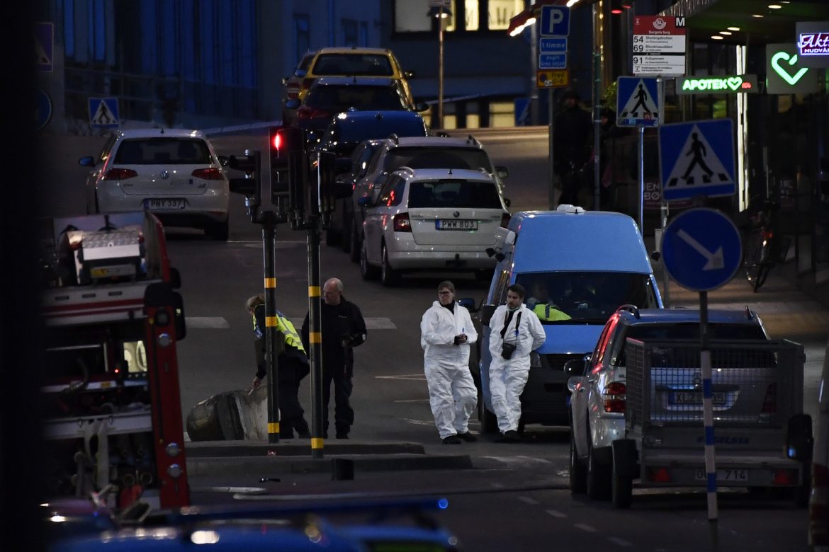 Cuatro muertos, un detenido y 15 heridos tras atentado en Estocolmo