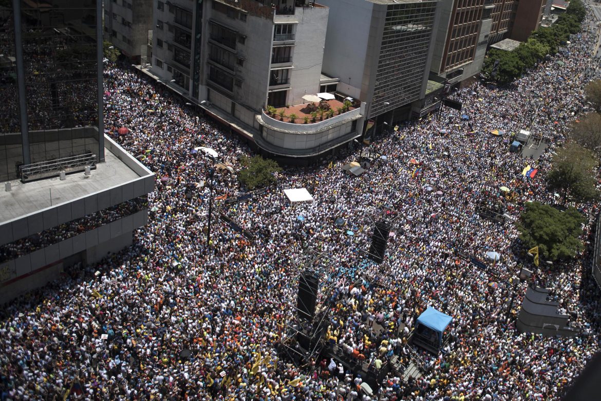 Opositores protestan por quinta vez contra gobierno de Nicolás Maduro