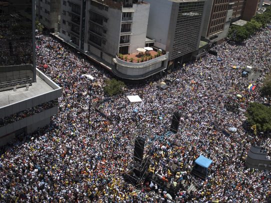 Opositores protestan por quinta vez contra gobierno de Nicolás Maduro