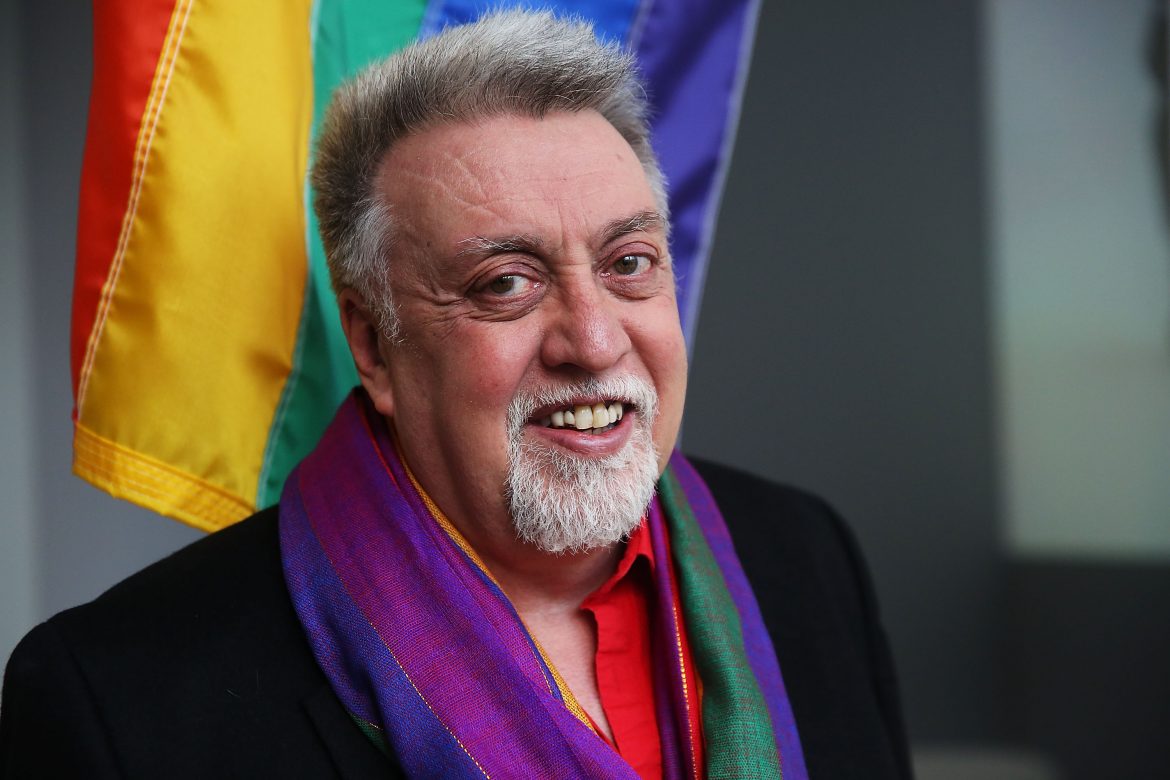 Comunidad LGBT de luto tras muerte del creador de la bandera gay