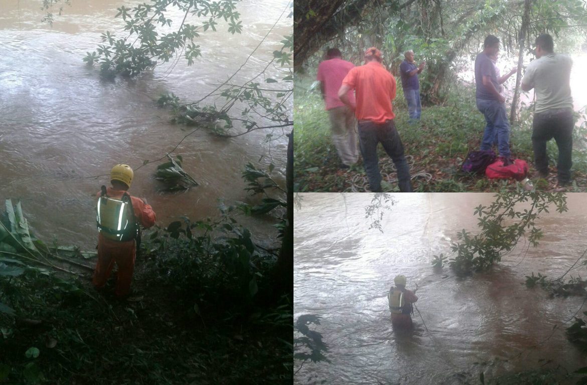 Rescatan a un hombre de 58 años que cayó en una quebrada de Bocas del Toro