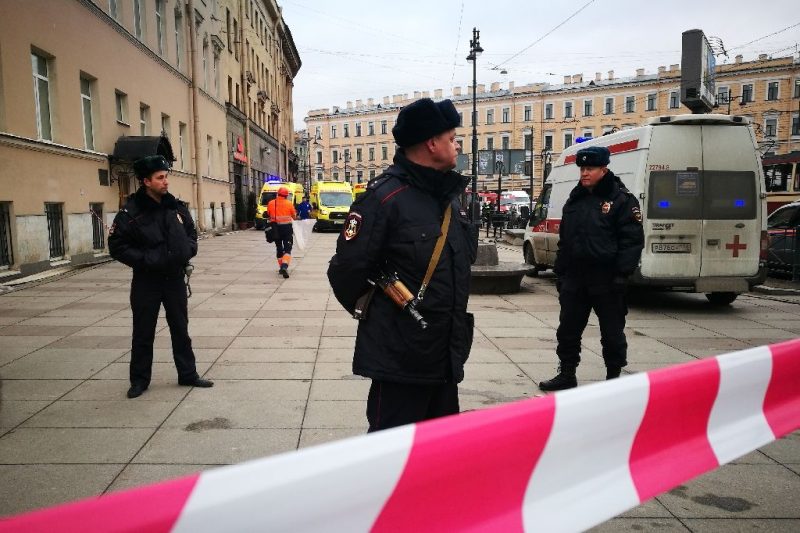 Mueren 10 personas tras explosión en metro de San Petersburgo