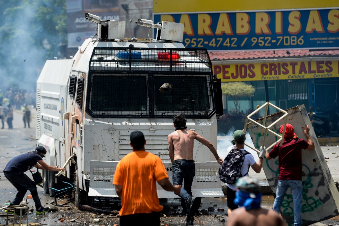 Policía venezolana usa Twitter para buscar manifestantes "violentos"