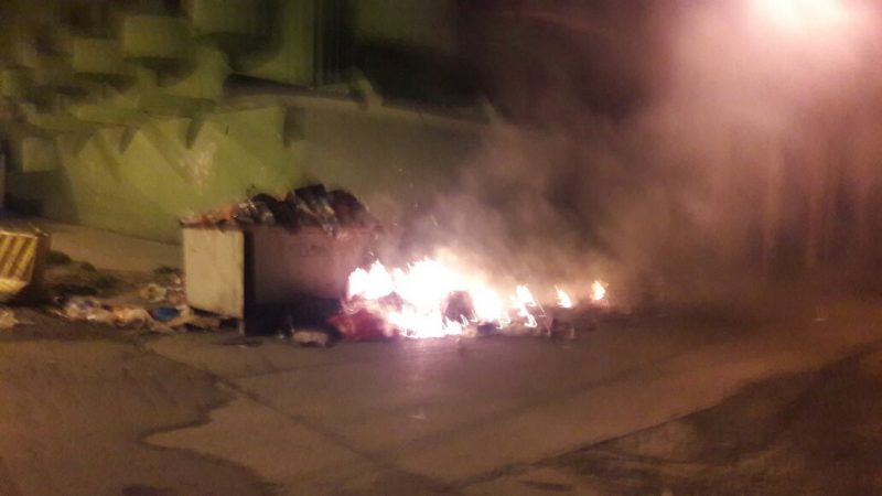 Moradores de Colón queman basura como protesta por falta de recolección