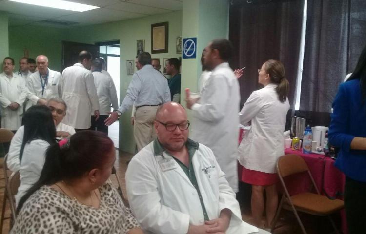 Médicos residentes del Hospital Santo Tomás levantan paro laboral