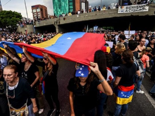 Gobierno venezolano y oposición se radicalizan ante protestas