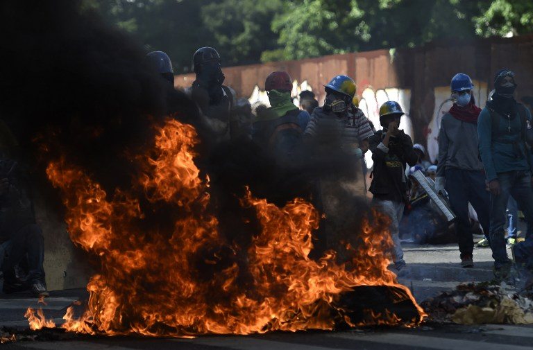 Estallan disturbios en el este de Caracas en nueva marcha contra Maduro