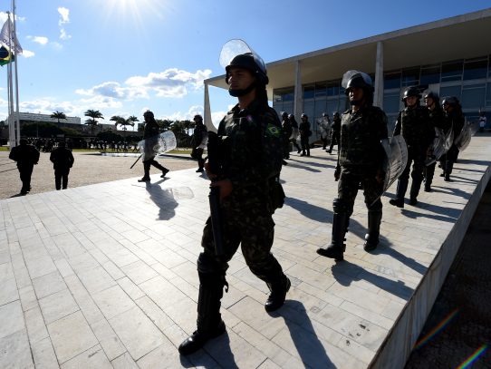 Temer ordena el repliegue del Ejército en Brasilia