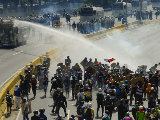 Tenso pulso entre oposición y chavismo en las calles de Venezuela