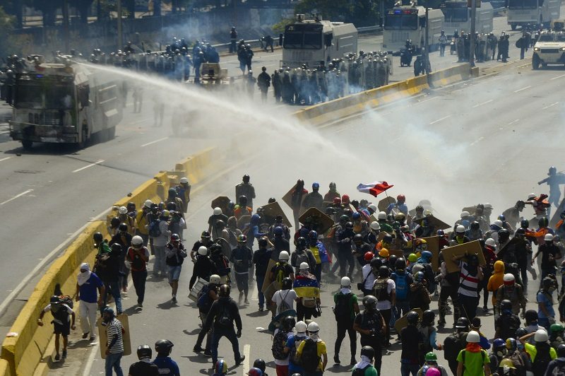 Tenso pulso entre oposición y chavismo en las calles de Venezuela
