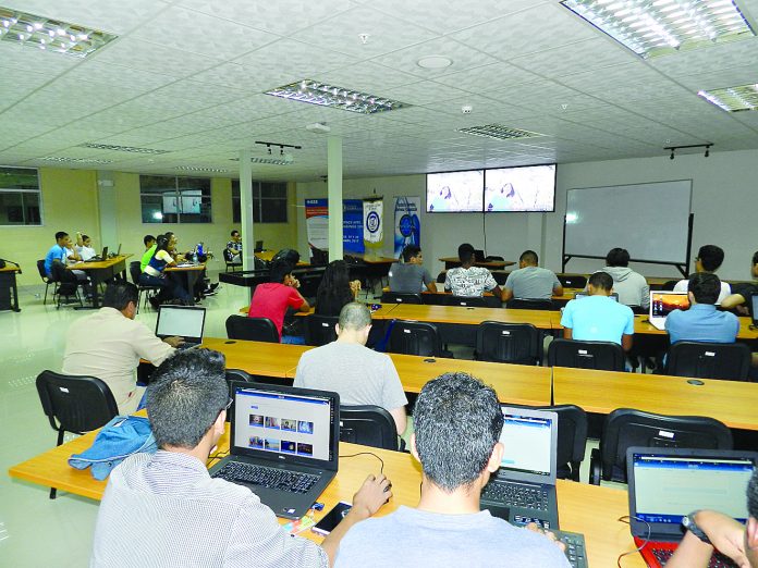 Panameños participan en el Space Apps Challenge Mundial de la NASA