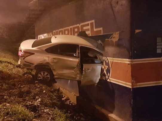Impresionante accidente en carretera hacia Colón