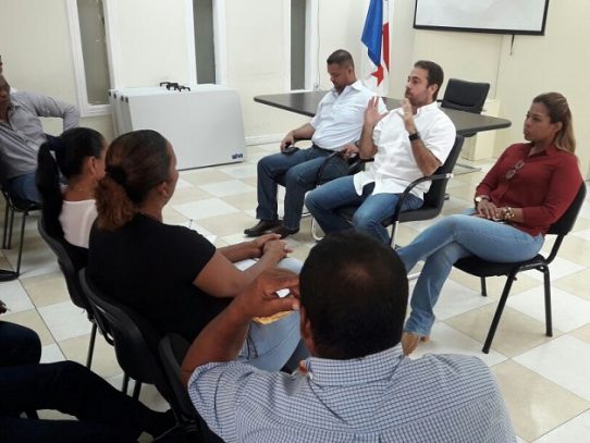 Dirigentes de Cerro Galera se reúnen con Miviot para reubicación