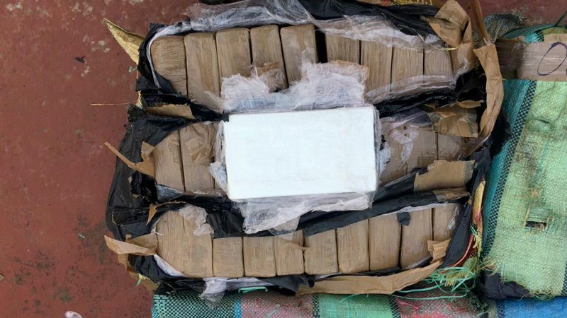Incautan 214 paquetes con presunta droga en Puerto Caimito