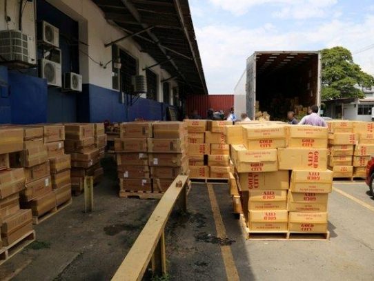 Retienen camión con cargamento de contrabando en Colón