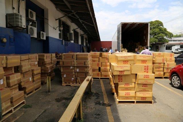 Retienen camión con cargamento de contrabando en Colón