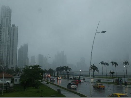 Emiten aviso de prevención por paso de onda tropical sobre Panamá