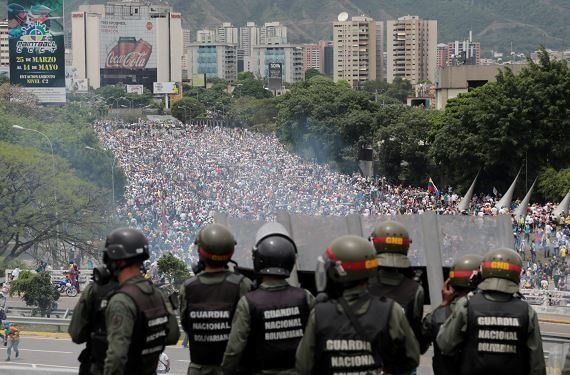Aumentan a 32 los muertos en protestas Venezolanas